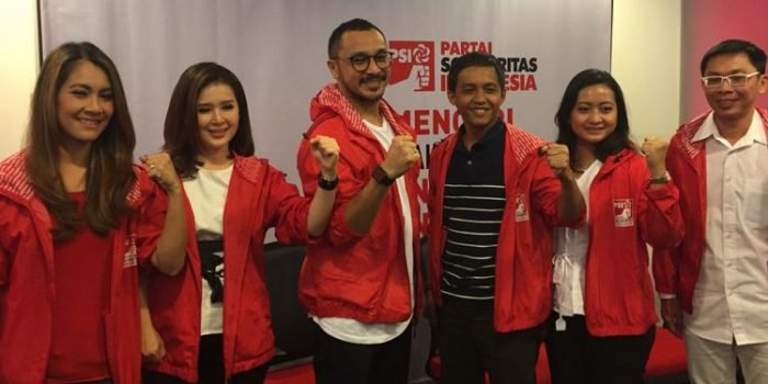 Terjun ke Dunia Politik, Giring ‘Nidji’ Syukuran di Rumahnya