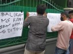 Unjuk Rasa, Puluhan Warga Mengaku Ditipu Mantan Lurah
