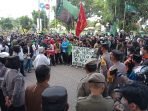 Tolak Penundaan Pemilu Hingga Kenaikan BBM, Demo Mahasiswa Diwarnai Tragedi Terbakarnya Sang Jenlap