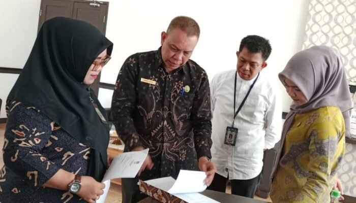 DPRD Terima Dokumen Penetapan Bupati-Wakil Bupati Terpilih