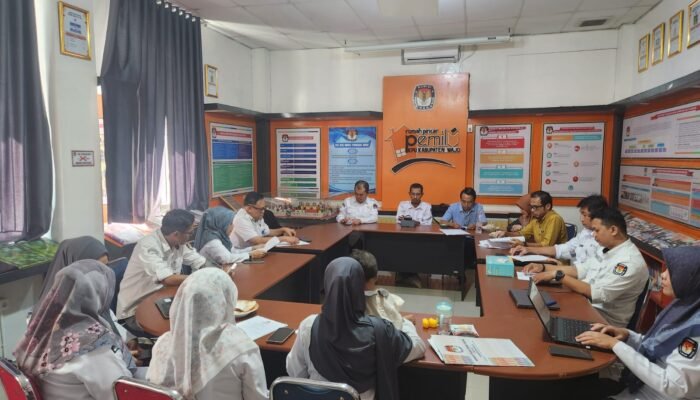 KPU Wajo Bahas Evaluasi Pemilu, Pilkada, dan SPIP dalam Rapat Rutin