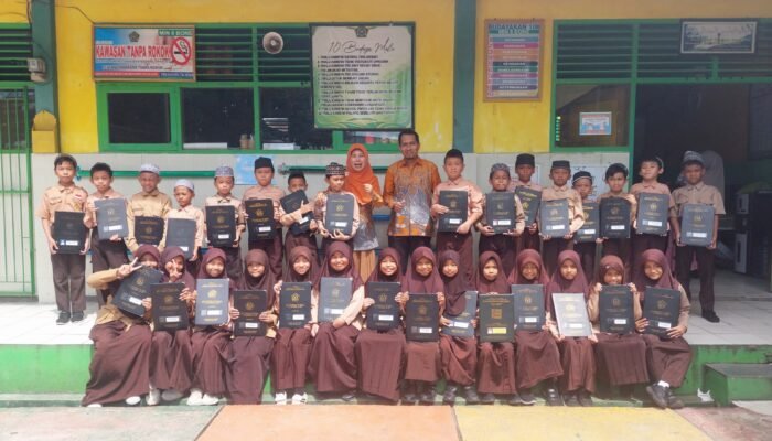 Syukur dan bahagia di MIN 8 Bone: Murid Lulus dan Naik Kelas, Guru Lolos PPPK
