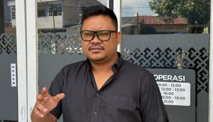 Gunakan Nama Dinas Jualan Batik, Praktisi Hukum Minta DPRD Bertindak: Sekolah Bukan Pasar Titipan