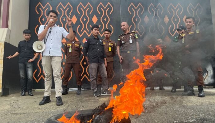 Mahasiswa Desak Kejati Sulbar Umumkan Tersangka Korupsi Pasar dan Proyek RSUD