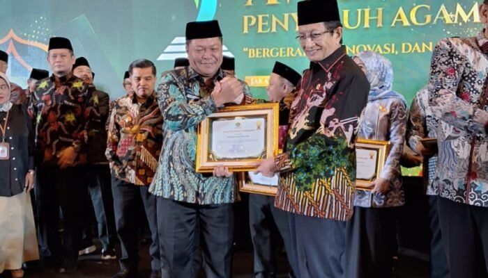 Mamasa di Panggung Nasional, Bupati Welem Raih Penghargaan Moderasi Beragama