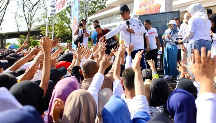 Anti Mager Bone, Gubernur-Bupati Berikan Santunan dan Hadiah Umrah