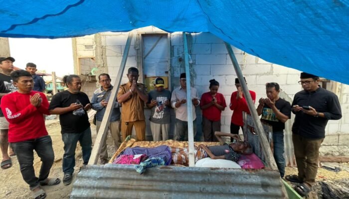 Tersentuh Kisah Pilu Ahmad, Komunitas Vespa Sarungan Bone dan SAC Salurkan Bantuan