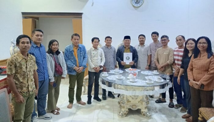 Fadly Jallai Puji Bupati Mamasa, Pemimpin yang Membaur dengan Rakyat