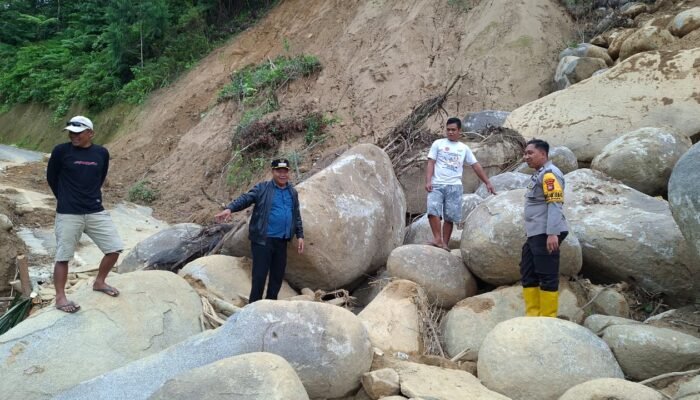 Empat Desa di Tabulahan Terisolir Longsor, Bupati Mamasa Turun Langsung ke Lokasi