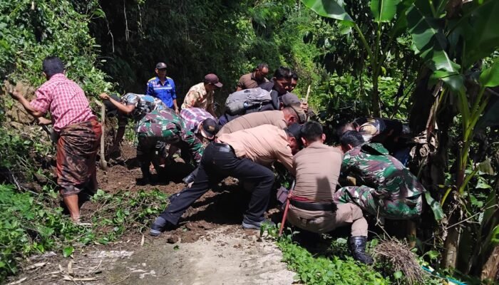Bupati Bersihkan Jalan, Catatan Kritis dari Desa Masuppu