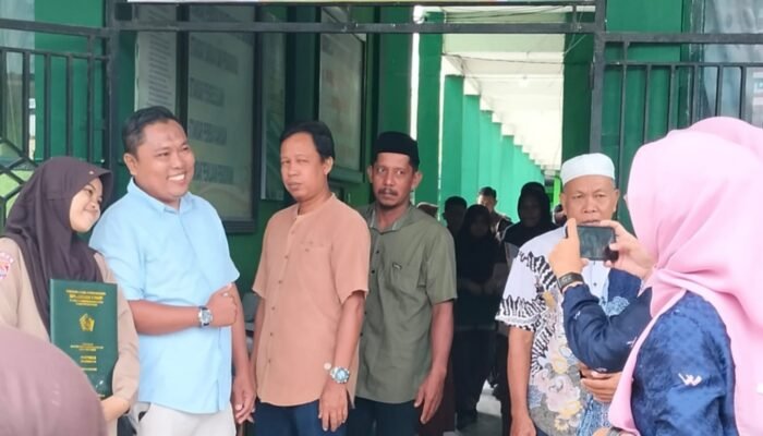 Bone Ramai, Ayah-Ayah Antusias Ikuti Gerakan GEMAR di MTsN 1 Bone