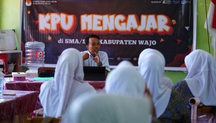 KPU Wajo Jemput Pemilih Pemula Lewat Program “KPU Mengajar”