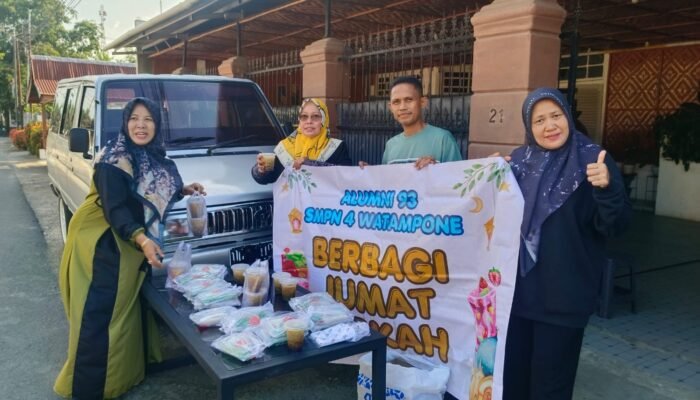 Alumni SMPN 4 Watampone Angkatan 93 Kembali Tebar Kebaikan di Bulan Ramadhan