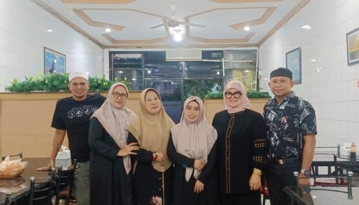 Tebar Kebahagiaan di Bulan Suci Ramadhan, Ikatan Alumni SMPN 4 Watampone angkatan 1993 Berbagi dan Buka Bersama