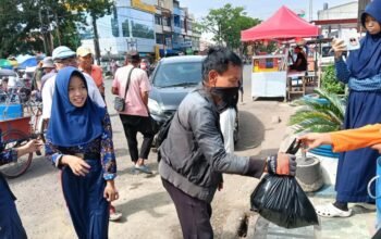 Berbagi di Bulan Suci, SMPN 5 Tanamkan Nilai Empati