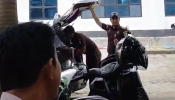 Kejari Ambil Satu Dus Berkas dari Bagian Ekonomi Setda Bone, Klaim Hanya Koordinasi