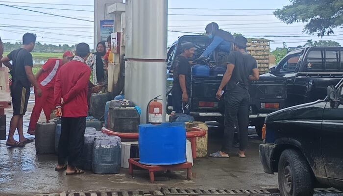 Diduga Mafia Solar Berkedok Petani Marak di SPBU Kajuara, Pensiunan Polisi Sebut Ada Setoran