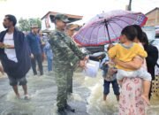 Hujan Intens Landa Bone, Bupati Terobos Banjir Kuatkan Warganya