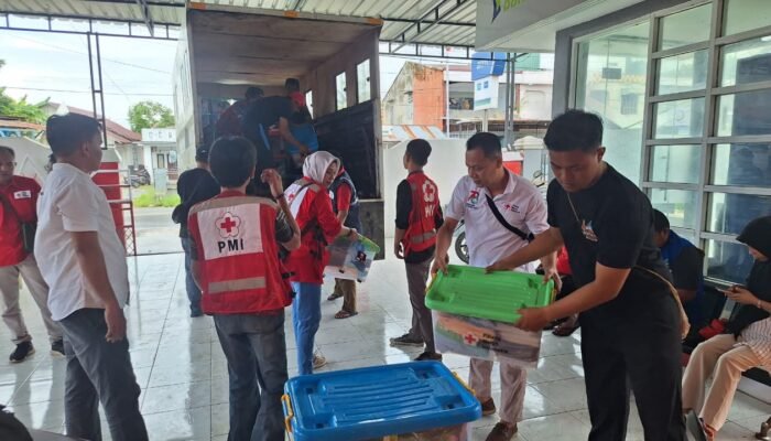 PMI Salurkan Bantuan untuk 6 Kelurahan Terdampak Banjir