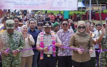Bupati Bone Resmikan Jembatan Alekale, Warga Kini Tak Lagi Lewat Bambu