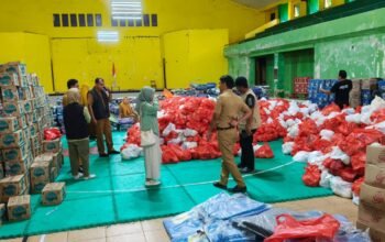 33 Truk Bantuan Banjir Mulai Disalurkan di Bone