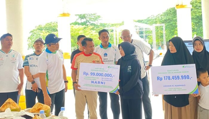 BPJS Ketenagakerjaan Salurkan Santunan dan Beasiswa di Car Free Day Pemda Bone