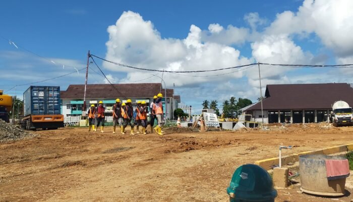 Buruh Proyek Sekolah Rakyat Mengeluh, Tiga Pekan Tanpa Gaji