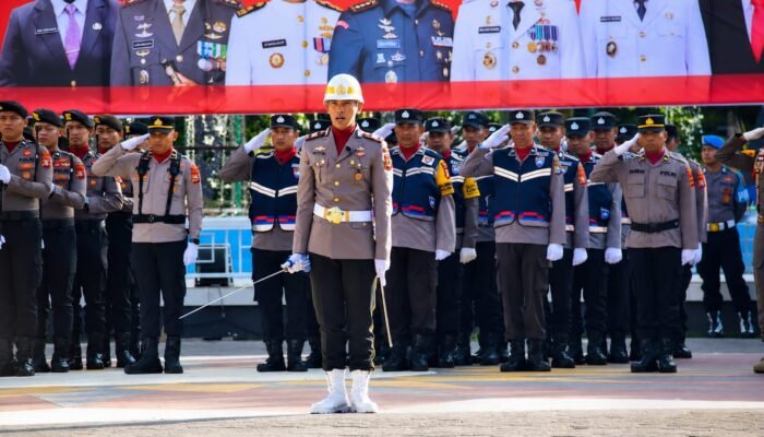 Membanggakan, Personel Muda Polres Bone Jadi Komandan Upacara HUT RI
