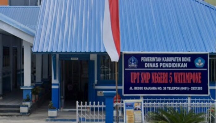 Sejak Dilantik, Kepala SMPN 5 Watampone Belum Pernah Masuk Sekolah