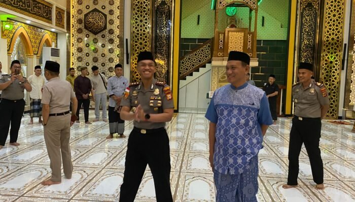 Safari Subuh di Masjid Songkok Recca, Kapolres Ingatkan Warga Waspadai Hoax dan Judol