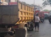 Warga Curiga Truk Tanpa Pelat Nomor Main Solar, Polisi Akan Cek