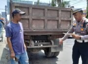 Satlantas Polres Bone Tindak Truk Tanpa Pelat Nomor Belakang